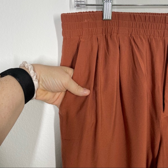 MADEWELL Drapey Track Trousers in Weathered Brick Size Large - Picture 4 of 10